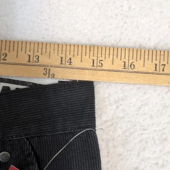 NEW VANS Black Lightweight OFF THE WALL Casual Skate Surf Shorts Kids 18 30"x11 - Picture 2 of 8